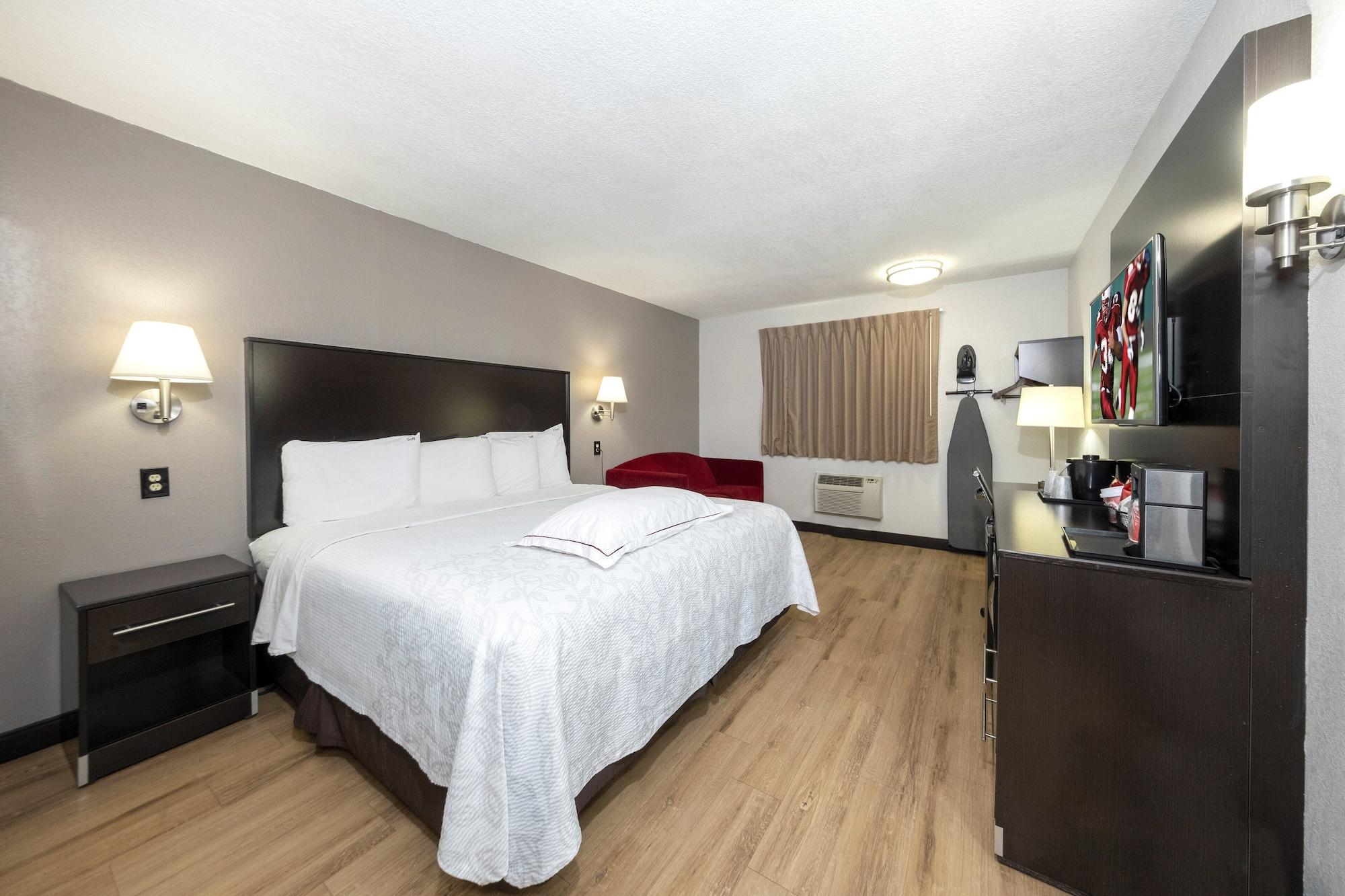 Red Roof Inn Plus+ Huntsville Exterior photo