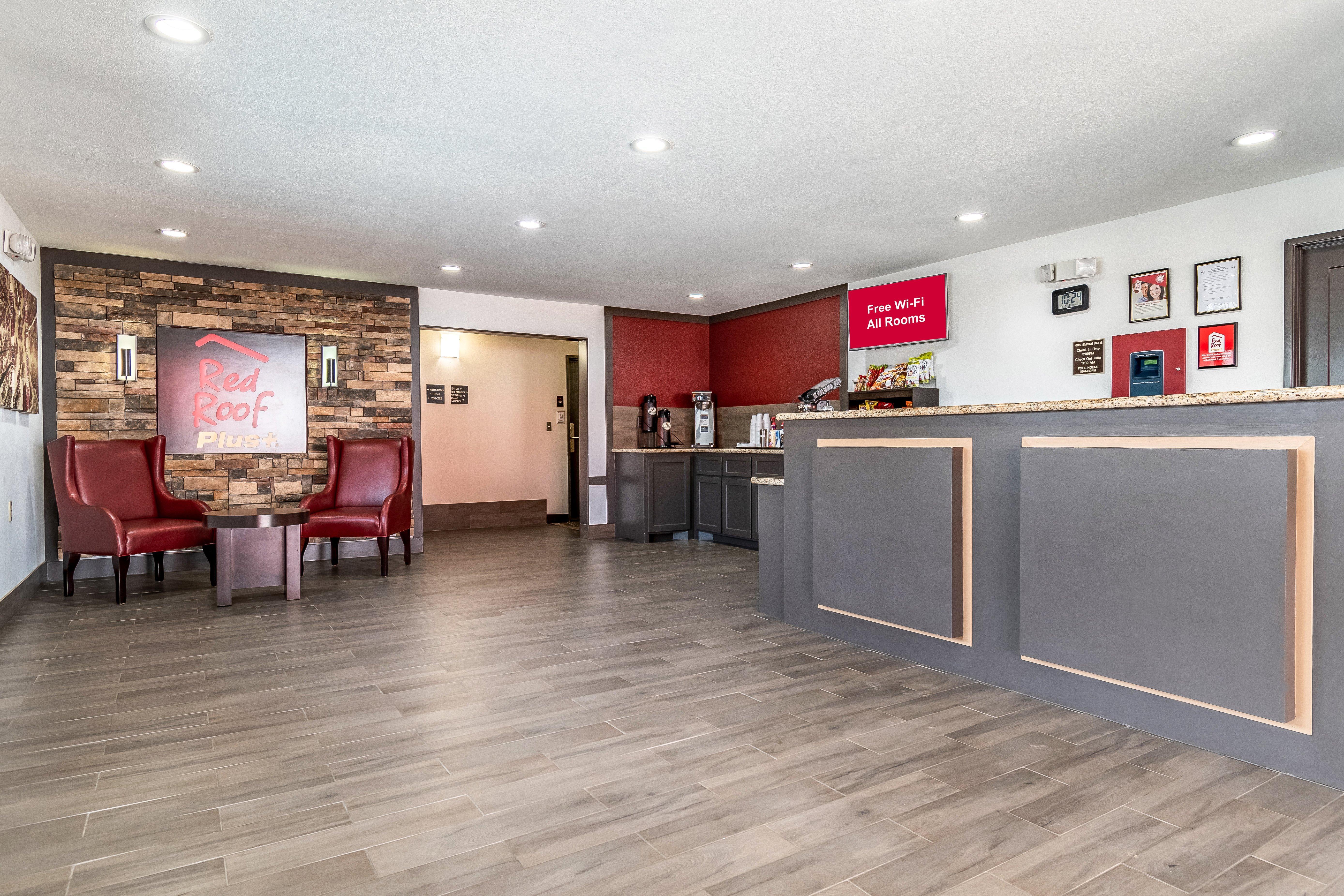 Red Roof Inn Plus+ Huntsville Exterior photo
