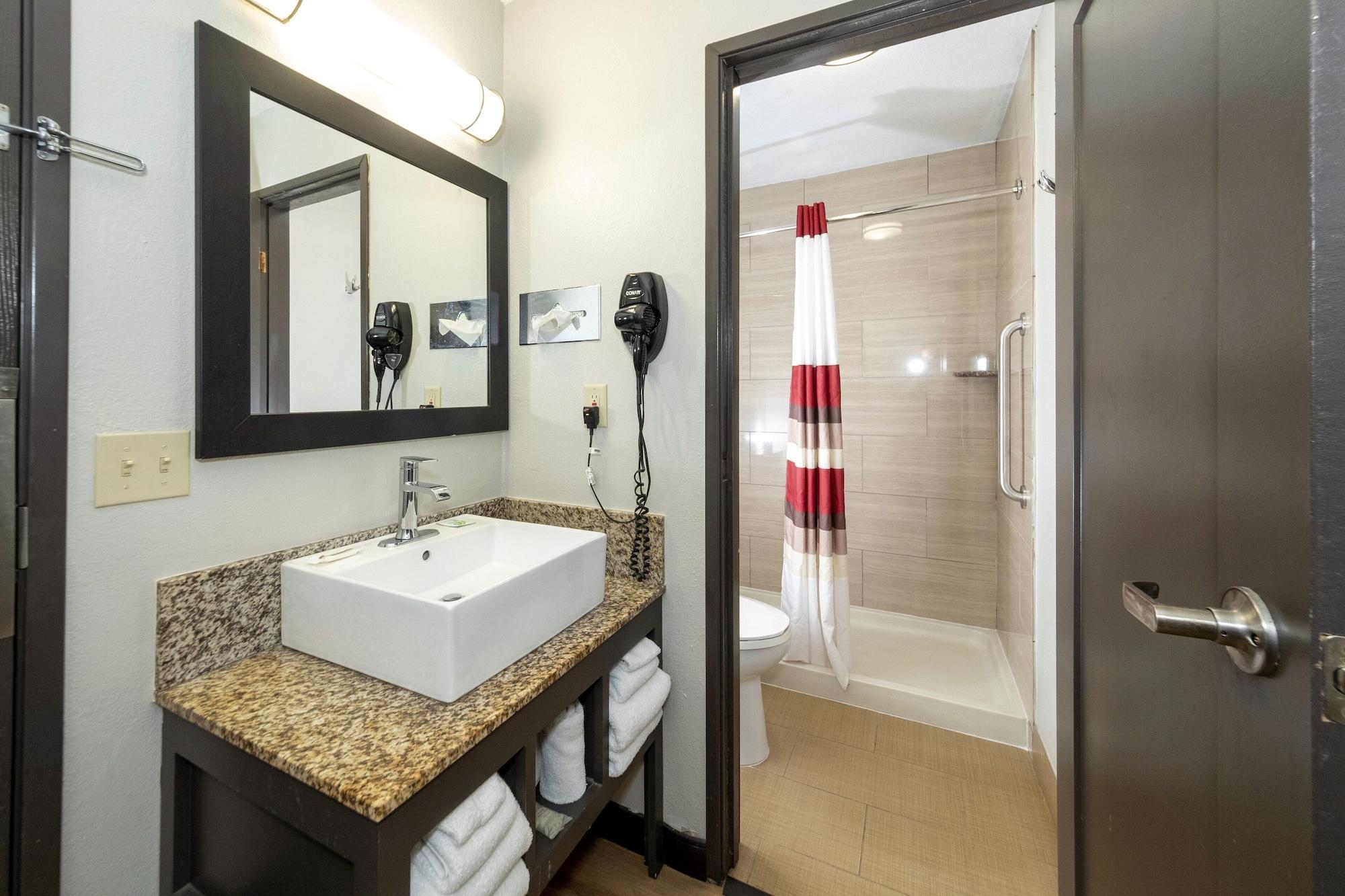 Red Roof Inn Plus+ Huntsville Exterior photo